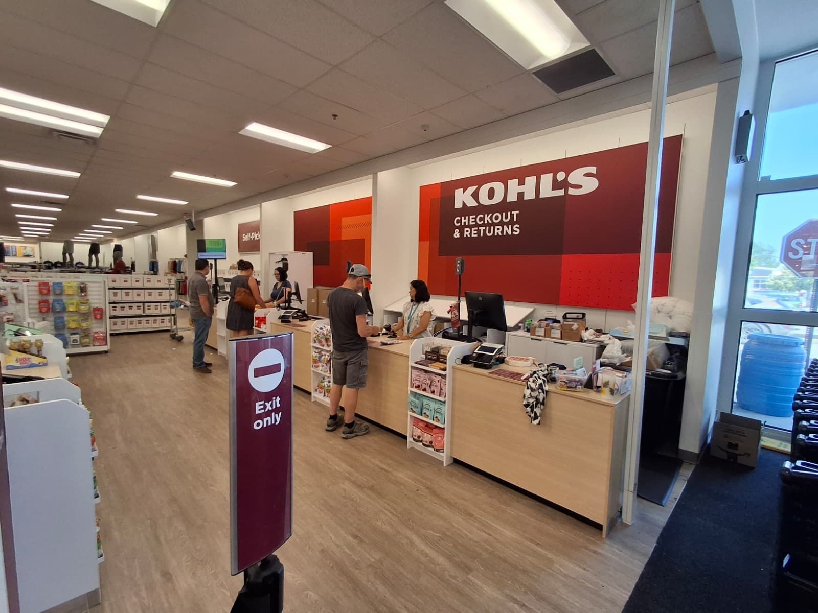 Kohl's Queue Line &mdash; photo 3